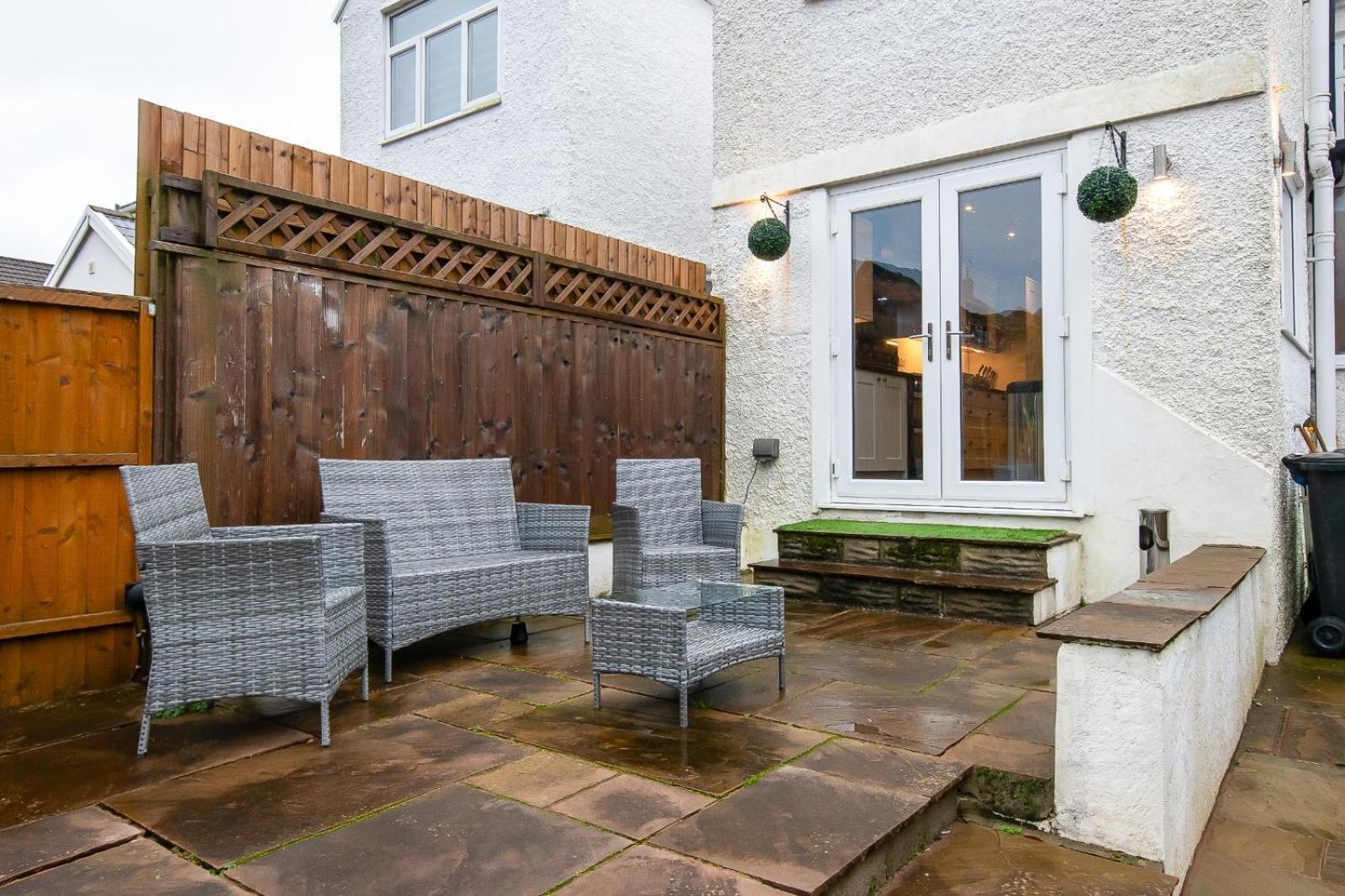 Casa One Hundred - A Beautiful 4 Bed House On The Beach Front Swansea Exterior foto