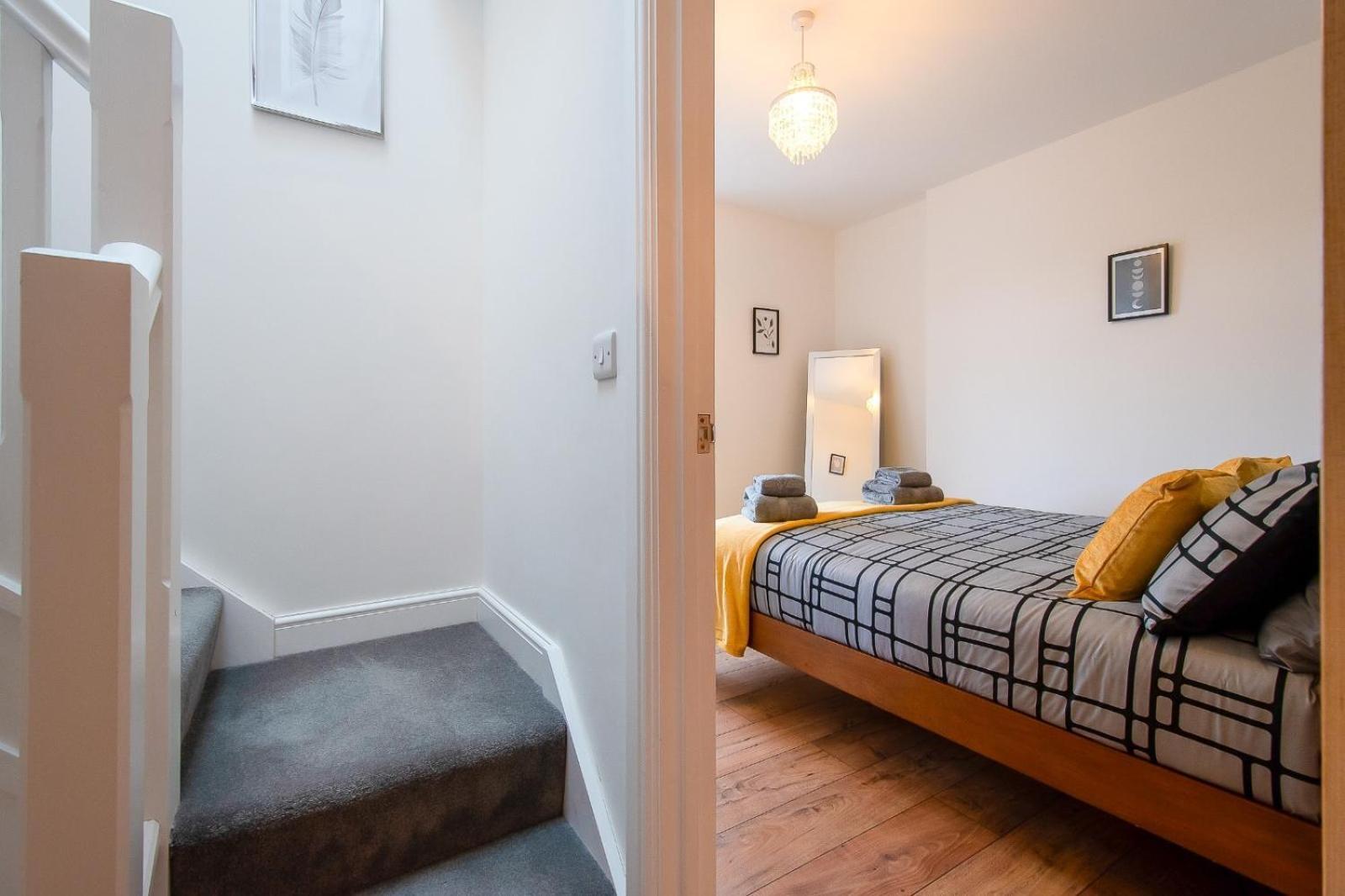 Casa One Hundred - A Beautiful 4 Bed House On The Beach Front Swansea Exterior foto