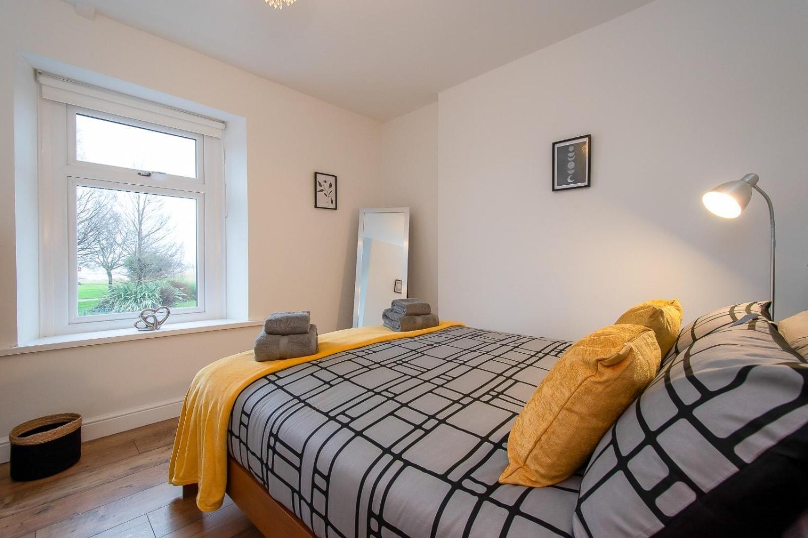 Casa One Hundred - A Beautiful 4 Bed House On The Beach Front Swansea Exterior foto