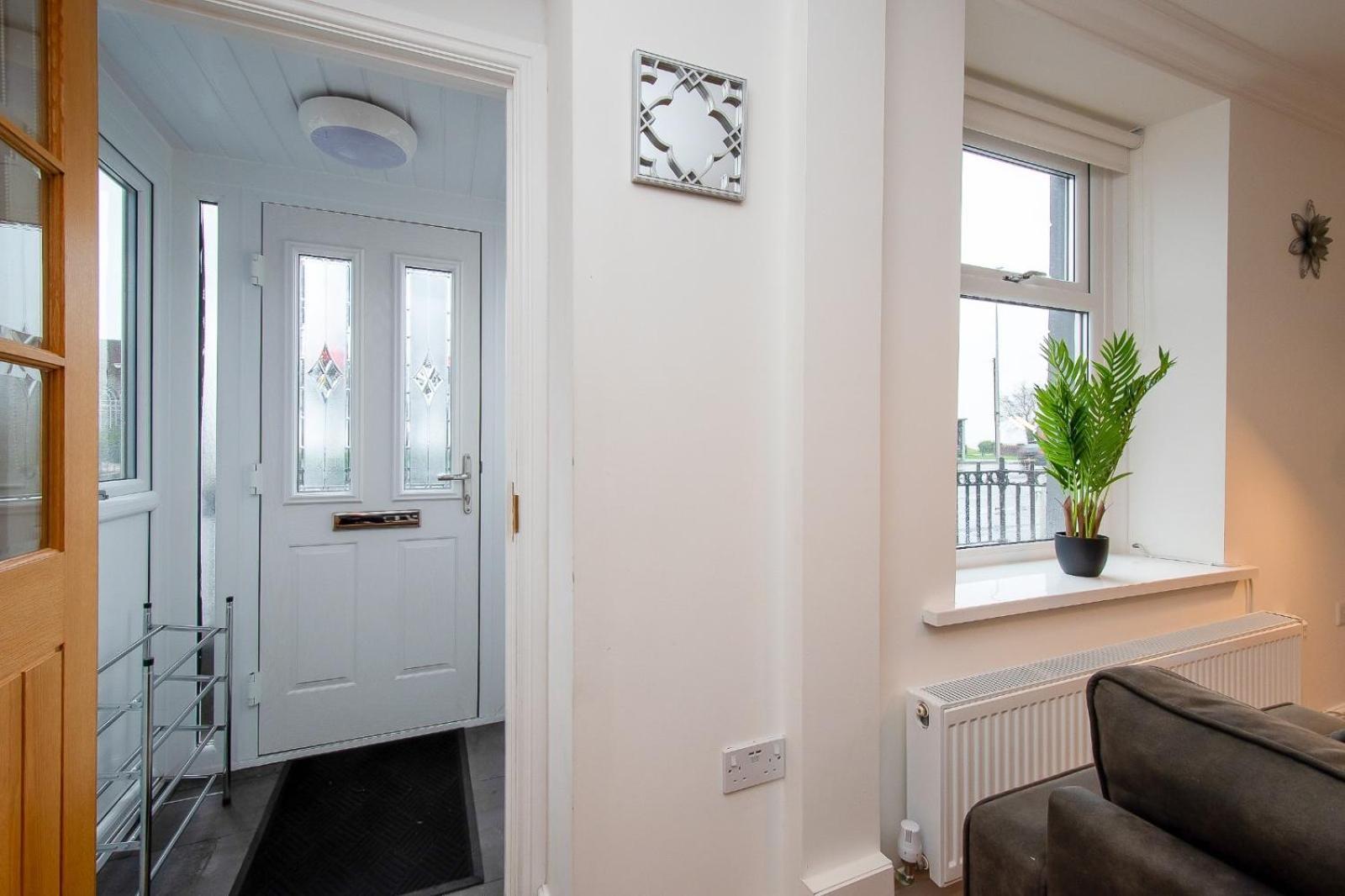 Casa One Hundred - A Beautiful 4 Bed House On The Beach Front Swansea Exterior foto